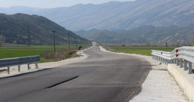 Projekti rehabilitues per rrugen e Lumit te Vlores: Perfundon loti i pare Babice-Gjorm